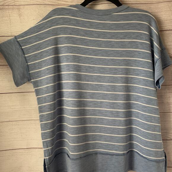 First Love by Lovelyn Blue and White Striped Shirt Short Sleeve Size Medium - Picture 15 of 15